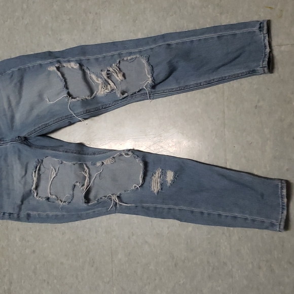 American Eagle 00 High Rise Light Blue Ripped/Distressed Jeans - Picture 2 of 4
